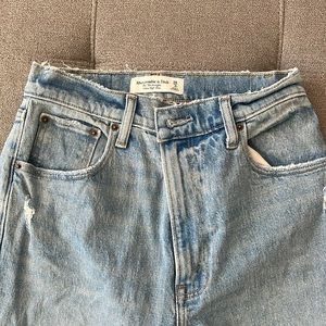 Abercrombie and Fitch 90s Straight Ultra High Rise 26S